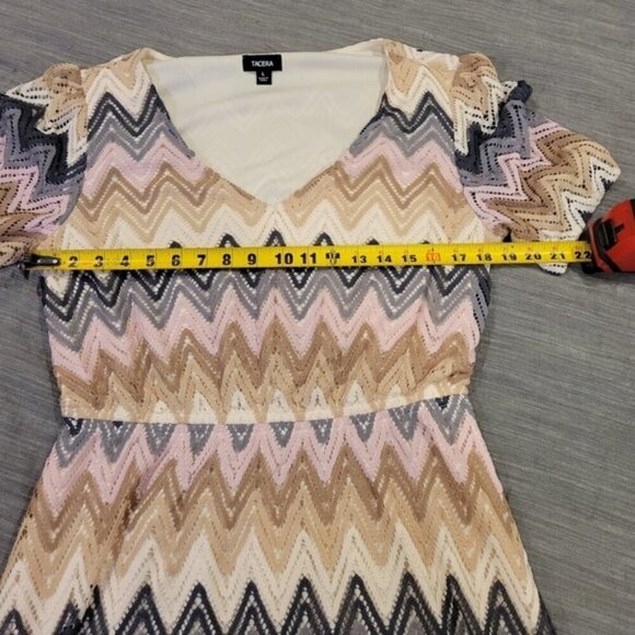 Tacera SZ L Colorful NWT Cut Out Back Chevron Short Sleeve Knee Length Dress - Picture 7 of 11